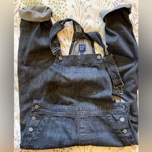 GAP faded black Denim overalls • size SMALL • 4/6 • EUC •